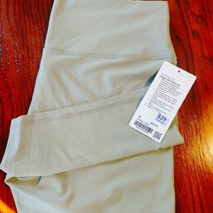 **SOLD** lululemon Align HR Shorts Size 18